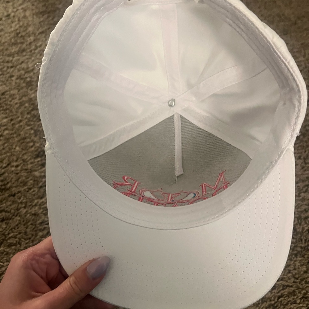 White Cap - Picture 5 of 5